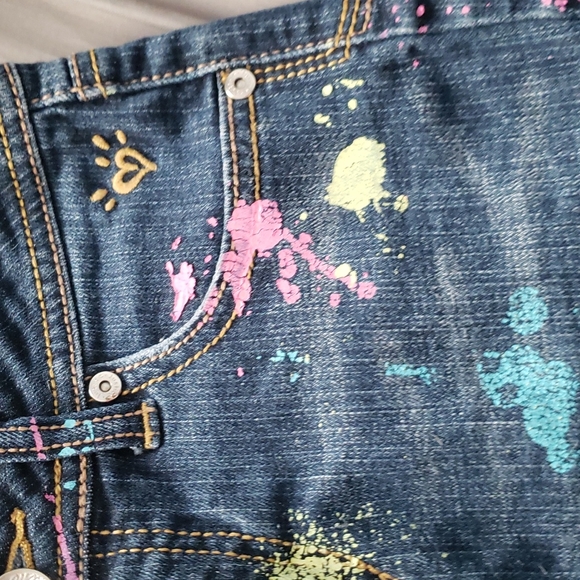 Shorts - Picture 4 of 8